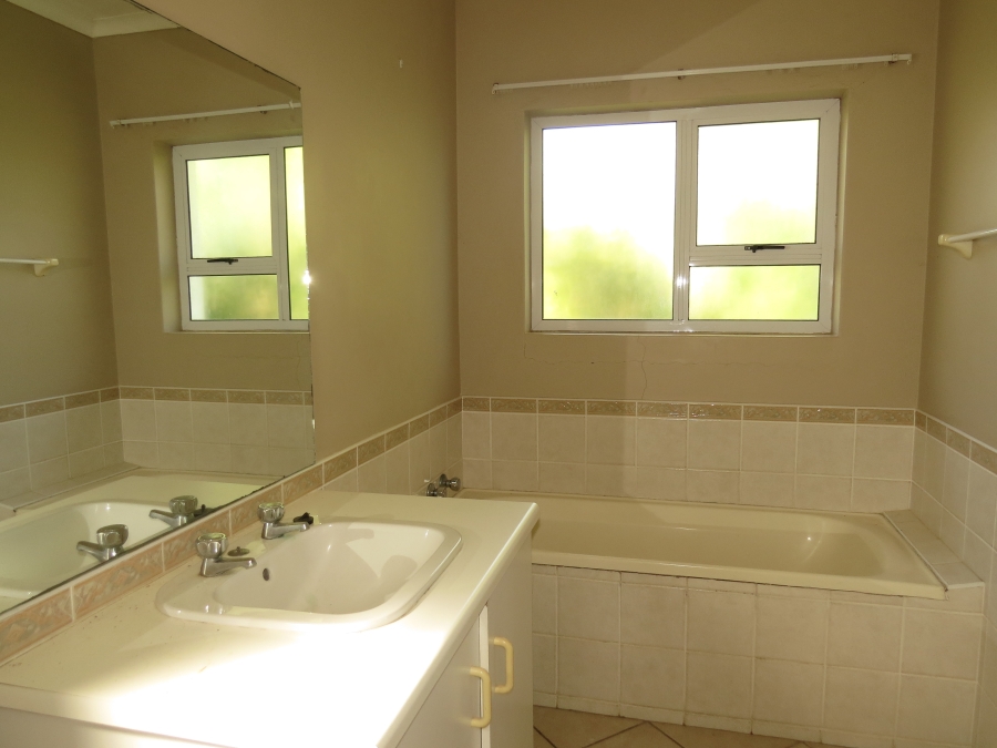 3 Bedroom Property for Sale in Stilbaai Wes Western Cape